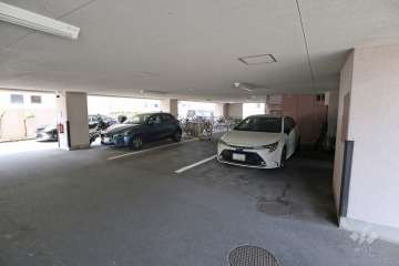 敷地内駐車場（屋内平面式）