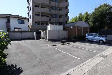 敷地内駐車場（屋外平面式）