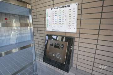 オートロックの操作盤、案内板