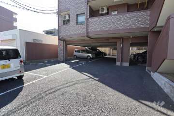 敷地内駐車場（屋内平面式、屋外平面式）