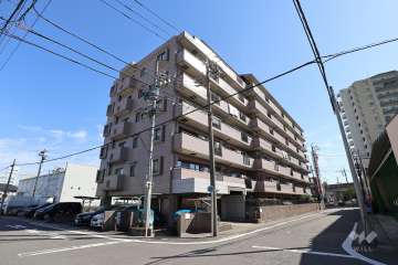 宝マンション上小田井第2の外観（南西側から）