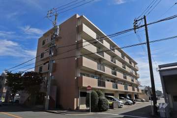 コンセール中小田井の外観（西側から）