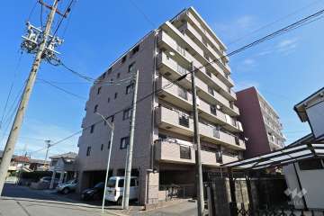 宝マンション上小田井の外観（南西側から）