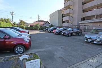 敷地内駐車場（屋外平面式）