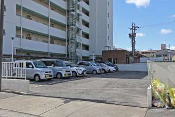 敷地内駐車場（屋外平面式）