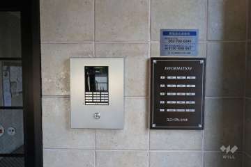 オートロックの操作盤、案内板