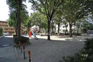 敷地内の公園（鳥見公園）