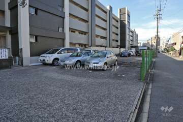 敷地内駐車場(屋外平面式)