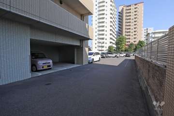 敷地内駐車場（屋内平面式、屋外平面式）