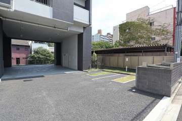 駐車場出入り口・敷地内駐車場（屋外平面式）