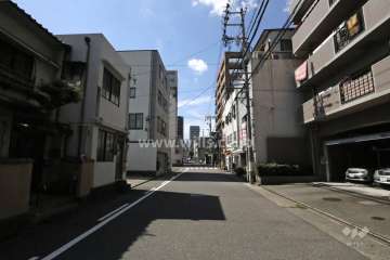 敷地南側の前面道路