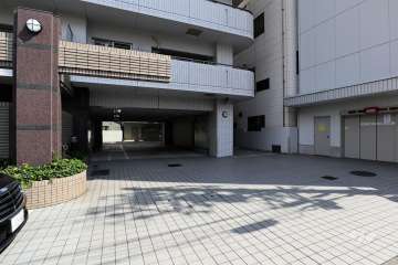 駐車場出入り口・敷地内駐車場（屋内平面式、屋外平面式）