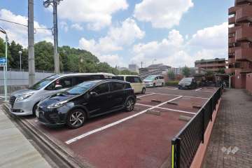 敷地内駐車場(屋外平面式)