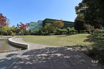 共用広場（敷地内の各所に植栽スペースが設けられています。）