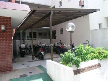 エントランス横にある駐輪場