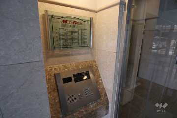 オートロックの操作盤、案内板