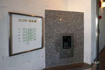 オートロックの操作盤、案内板
