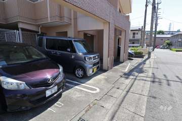 敷地内駐車場（屋外平面式）