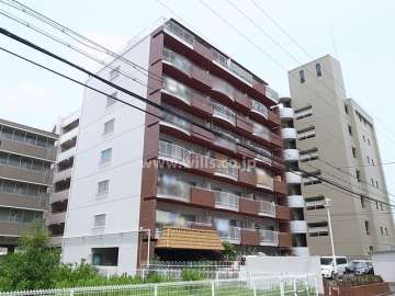 ユニライフ江坂の外観（南西側から）