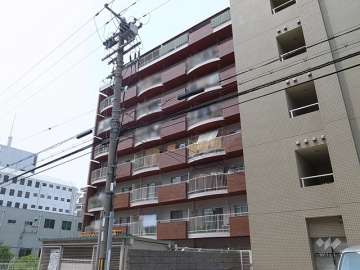 ユニライフ江坂の外観（南東側から）