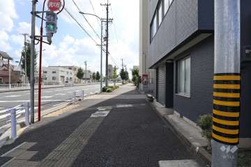 敷地北側の前面道路