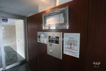 エントランスはオートロック付きです。