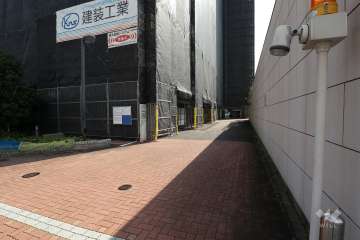 駐車場出入り口