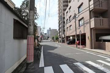 敷地東側の前面道路