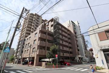 ソフィア幅下の外観（北東側から）