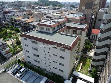 緑地公園第二ダイヤモンドマンションの外観（北西側上方から）