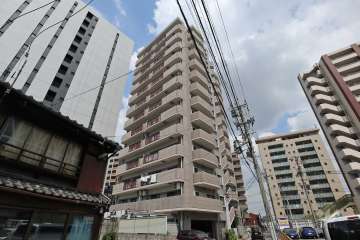 名駅アイリスの外観（南東側から）