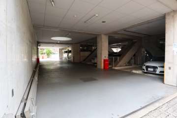 敷地内駐車場（屋内機械式）