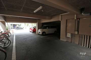 敷地内駐車場（屋内平面式）