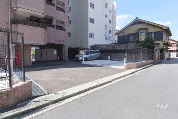 駐車場出入り口・敷地内駐車場（屋外機械式、屋外平面式）