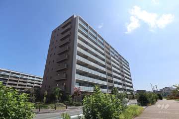 ポレスターセントラルシティ名西参番館の外観（南西側から）