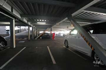 敷地内駐車場（自走式立体）・2F駐車場へのアプローチ