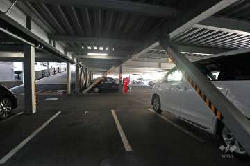 敷地内駐車場（自走式立体）・2F駐車場へのアプローチ