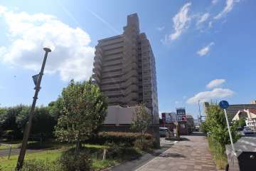 宝マンション名西の外観（北西側から）