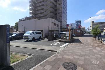 駐車場出入り口・敷地内駐車場（屋外平面式）