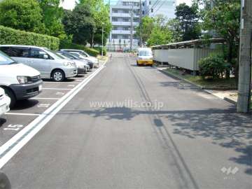 敷地内駐車場（屋外平面式）