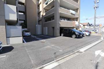 敷地内駐車場（屋外平面式）