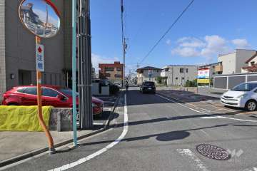 敷地北側の前面道路