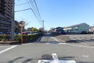 敷地北側の前面道路