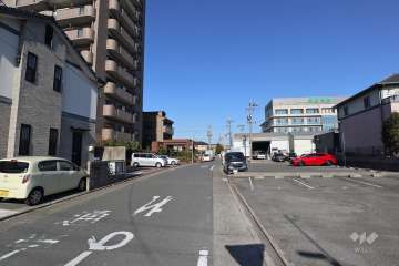 敷地東側の前面道路