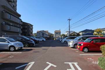 駐車場出入り口・敷地内駐車場（屋外平面式）