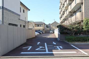 駐車場出入り口・敷地内駐車場（屋外平面式）