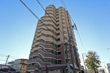 ファミリアーレこがねの外観（北側から）