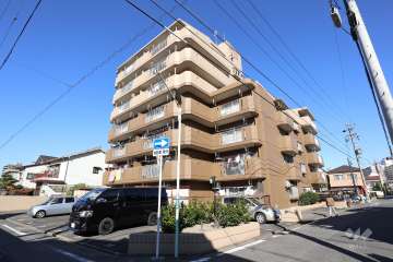 真栄マンション愛知町の外観（南東側から）