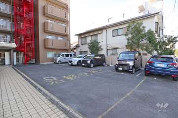 敷地内駐車場（屋外平面式）