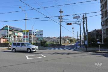 敷地北側の前面道路